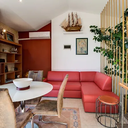 Near Sandy Firule ספליט