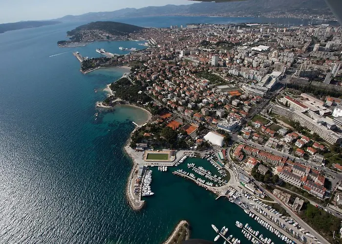 Near Sandy Firule Apartamento Split