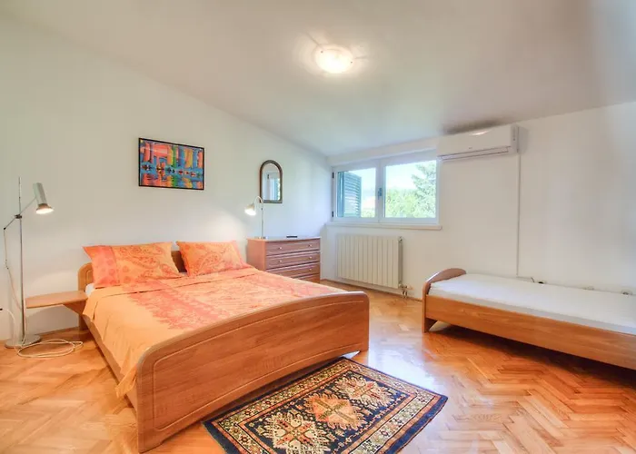 Near Sandy Firule Apartamento Split