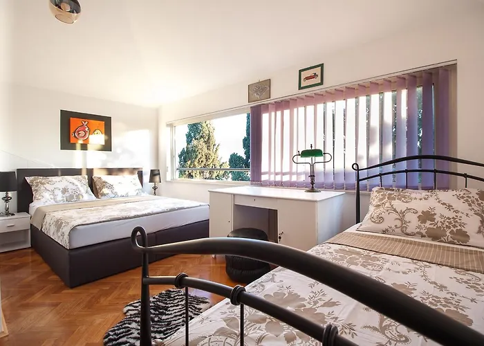 Near Sandy Firule * Split